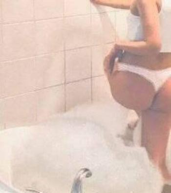 Sisi, 30 Mixed female escort, Lethbridge
