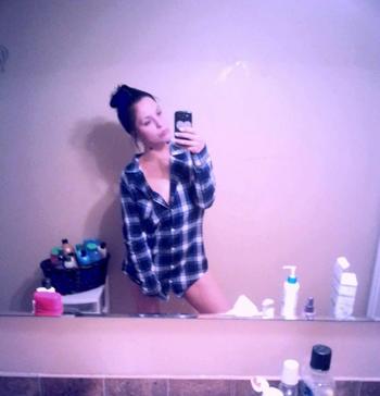 Natalie, 24 Mixed female escort, Lethbridge